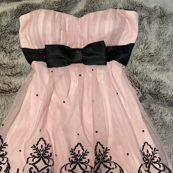 Strapless Baby Pink Black Bow tie Dress - Picture 2 of 6
